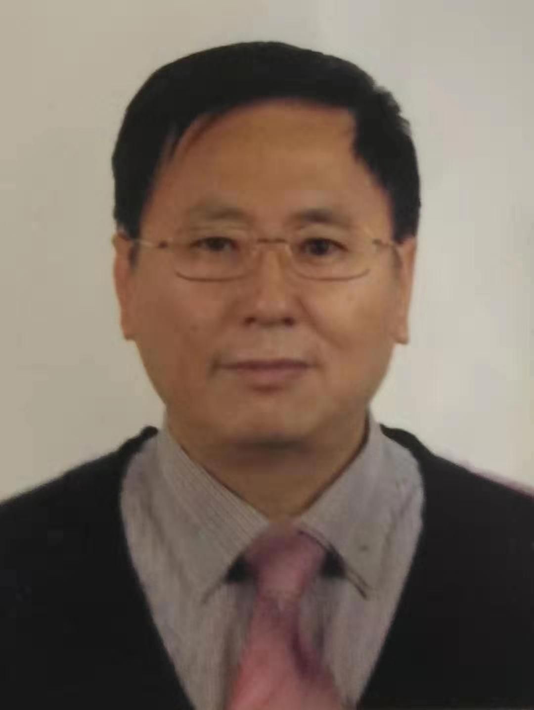 我校创新论坛第九百零六讲：从大学到社会如何成熟思想:一位老大学生的寄语