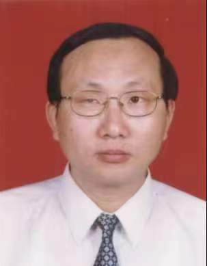 我校创新论坛第一千四百一十五讲：高性能铂合金纳米线燃料电池催化剂的研究