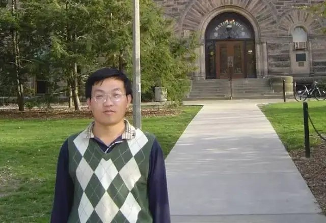 我校创新论坛第一千六百八十一讲：Problems and results on determinants involving Legendre symbols
